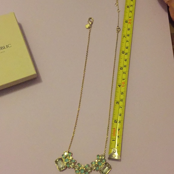 Banana Republic Necklace - Picture 3 of 3